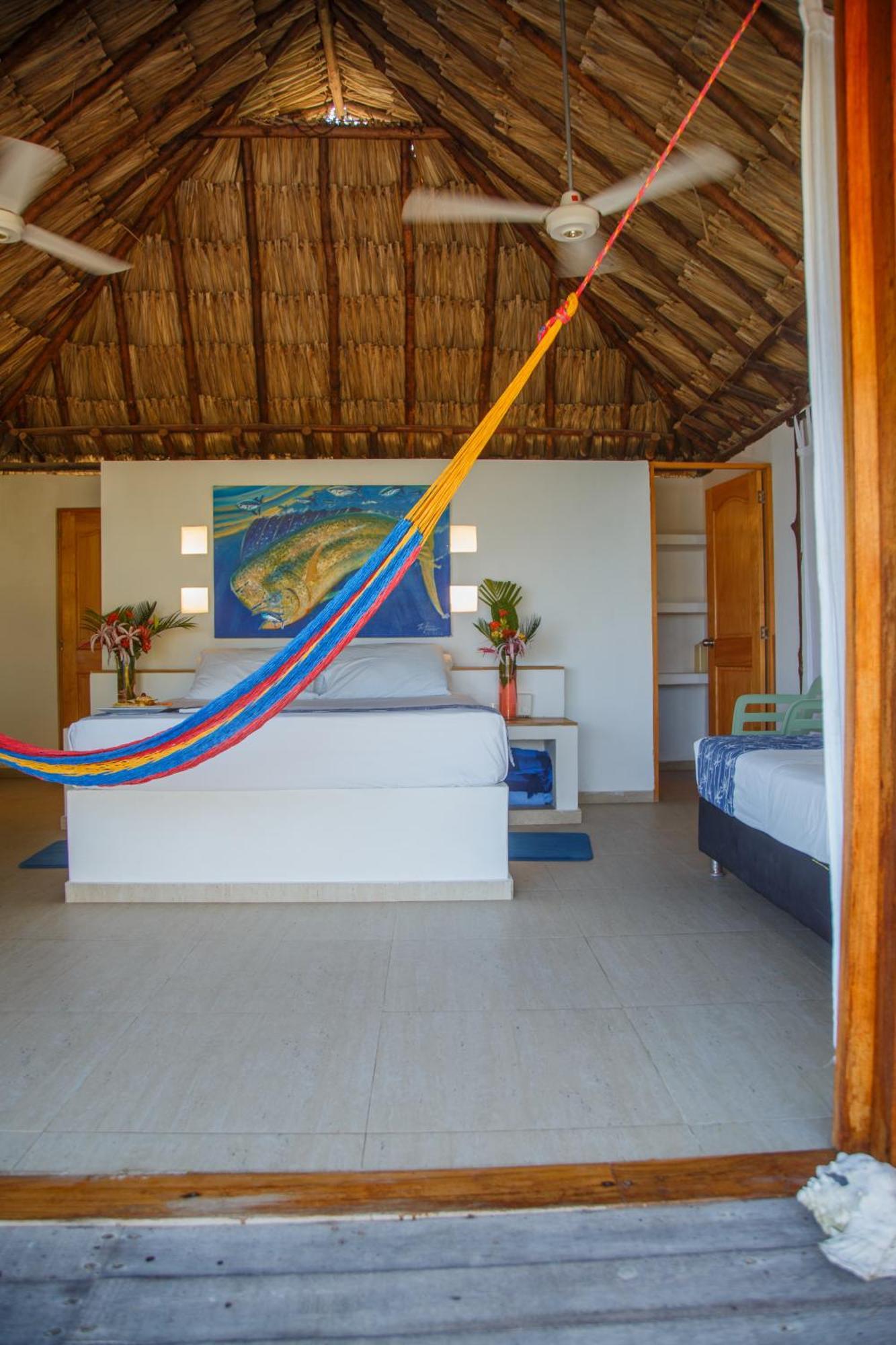 Hotel Isla Del Pirata Isla Grande  Exterior photo