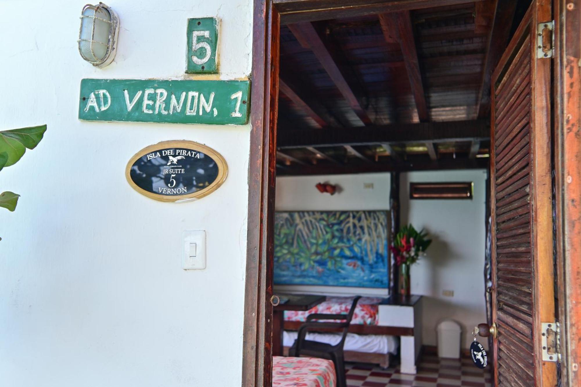 Hotel Isla Del Pirata Isla Grande  Exterior photo